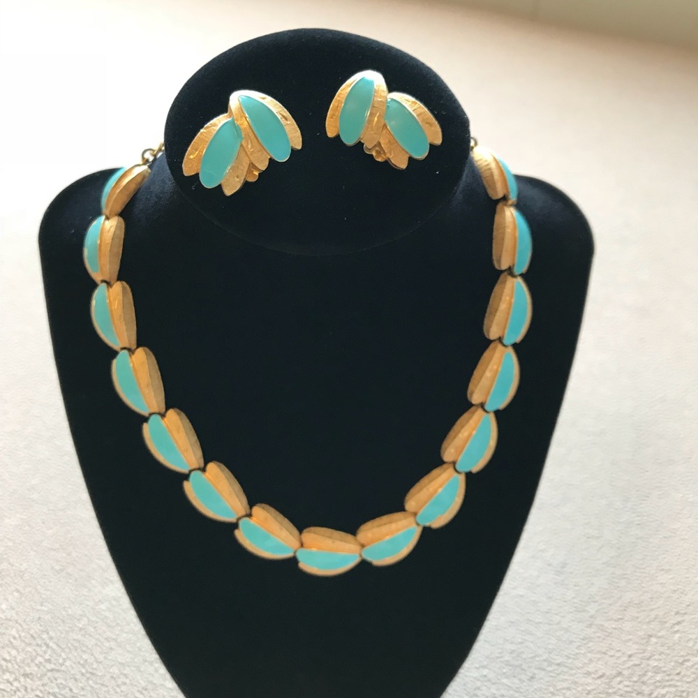 Vintage Gold/  Aqua Blue Choker with clip ons